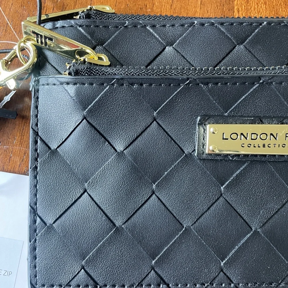 New In Box London Fog Black Quilted Wristlet - Picture 4 of 14